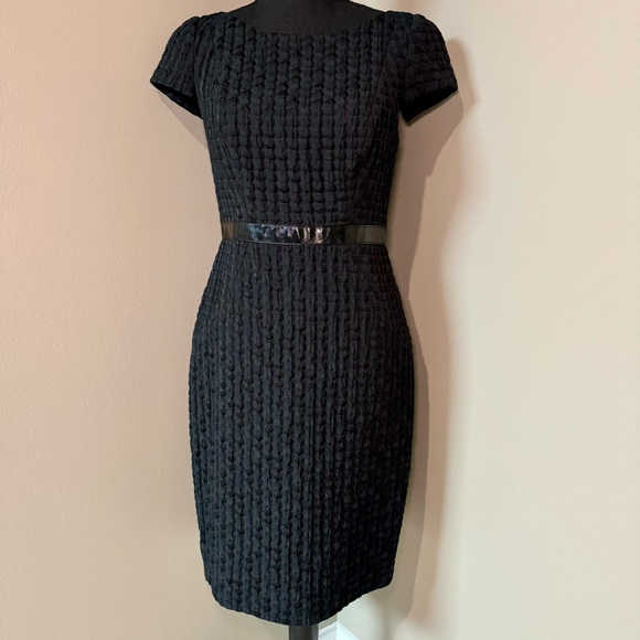Vintage Carmen Marc Valvo black puckered sheath dress with patent trim size 6 - Picture 7 of 7